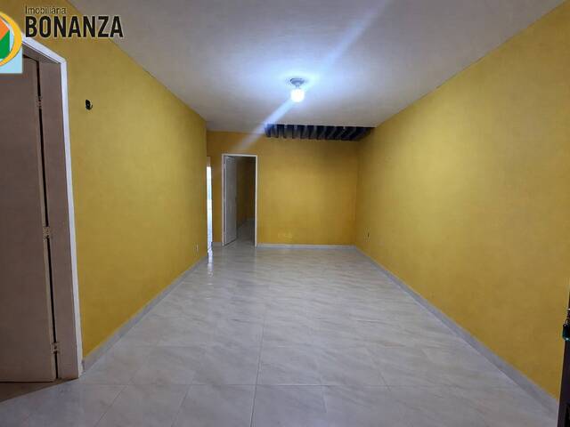 #1284 - Casa para Locação em Fortaleza - CE - 2